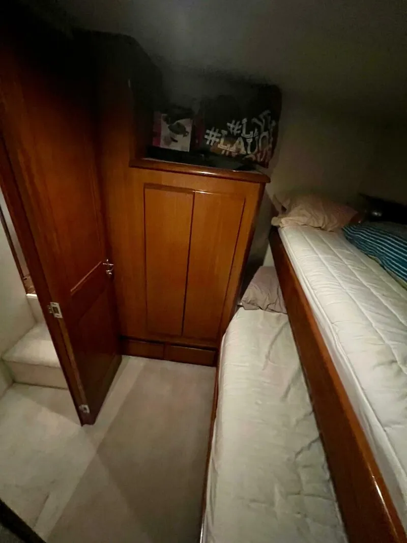 Slide: The Image of Viking 43 Convertible 1997 - 4087398