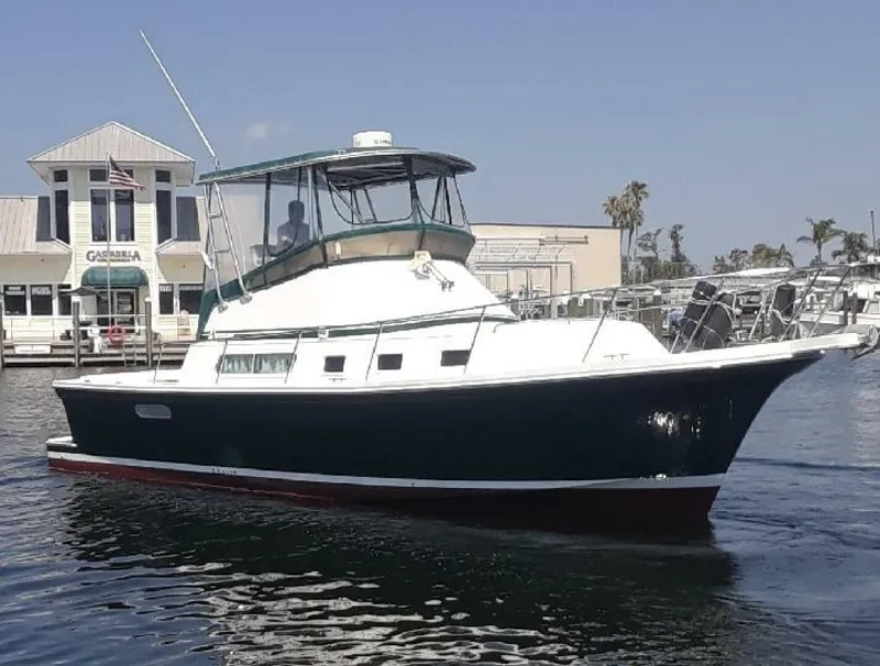 The Image of Albin 32 + 2 Command Bridge 2001 - 3732588