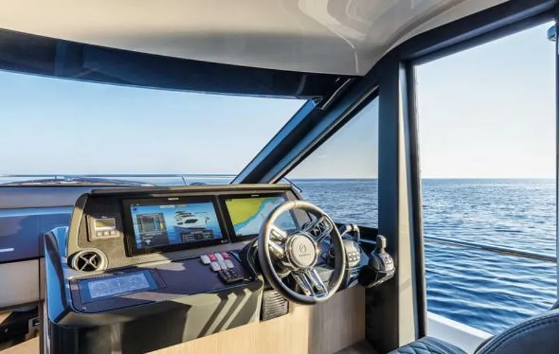 Slide: The Image of Absolute 47 Fly 2026 - 3734619