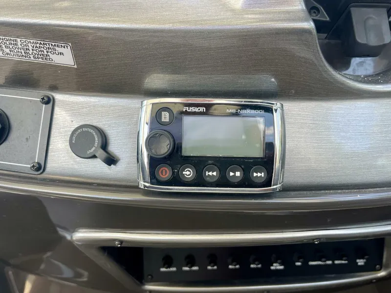 Slide: The Image of Monterey 335 Sport Yacht 2016 - 3735485