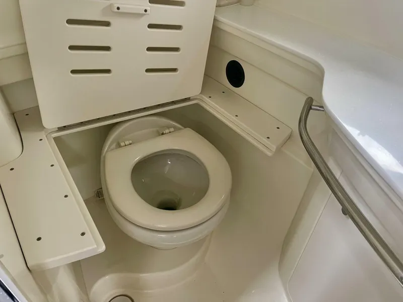 Slide: The Image of Monterey 335 Sport Yacht 2016 - 3735506