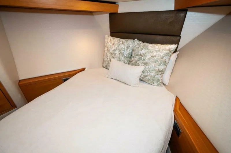 Slide: The Image of 2016 Hatteras GT60 KNOT ON CALL VIP SR - 3748480