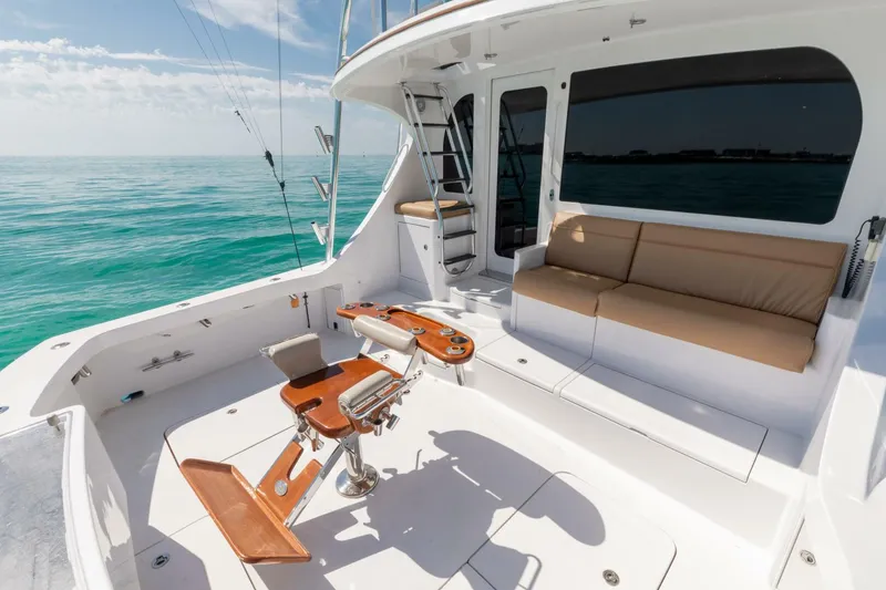 Slide: The Image of 2016 Hatteras GT60 KNOT ON CALL Cockpit 1 - 3858030