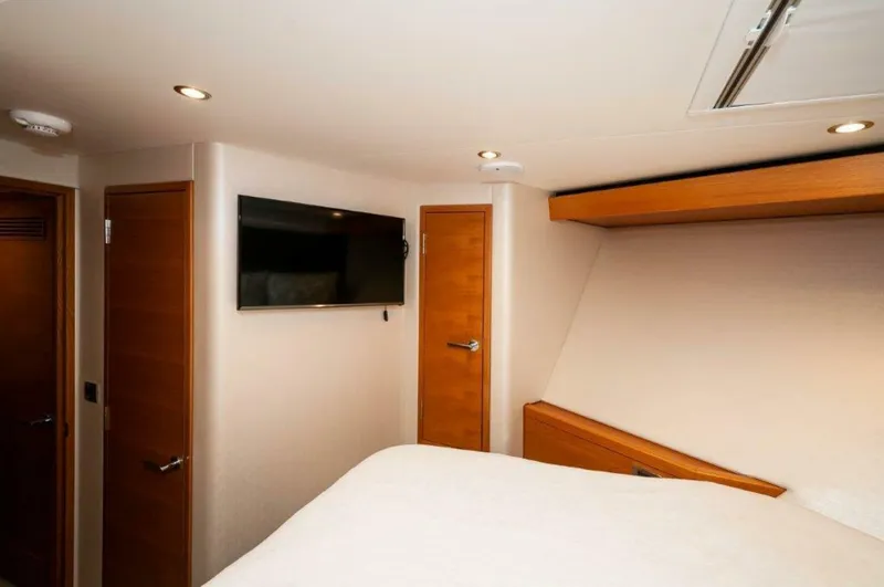 Slide: The Image of 2016 Hatteras GT60 KNOT ON CALL VIP SR 3 - 3748482