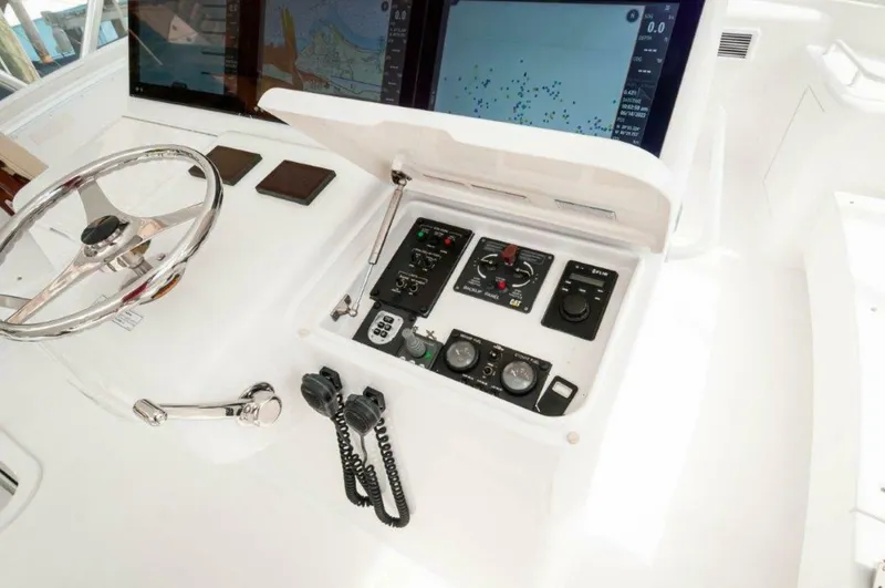 Slide: The Image of 2016 Hatteras GT60 KNOT ON CALL Helm 4 - 3748491