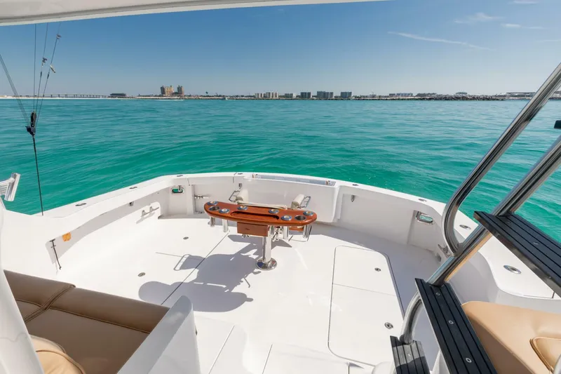 Slide: The Image of 2016 Hatteras GT60 KNOT ON CALL Cockpit 3 - 3858039