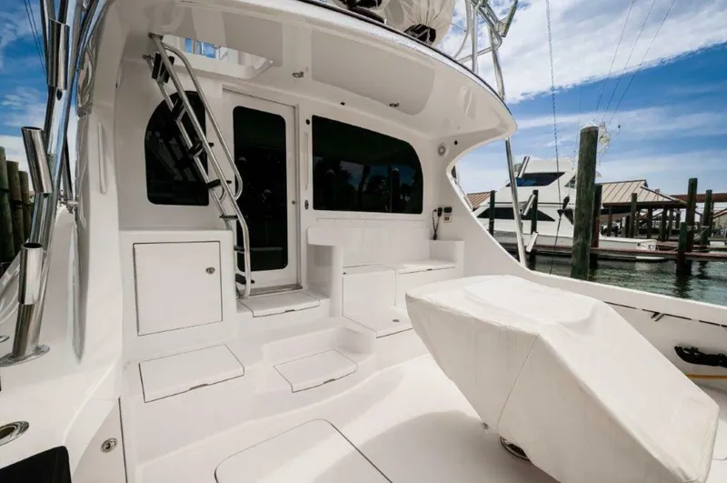Slide: The Image of 2016 Hatteras GT60 KNOT ON CALL Cockpit 2 - 3748495
