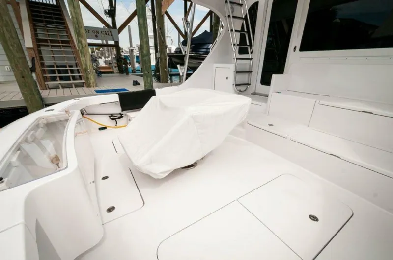 Slide: The Image of 2016 Hatteras GT60 KNOT ON CALL Cockpit 3 - 3748496