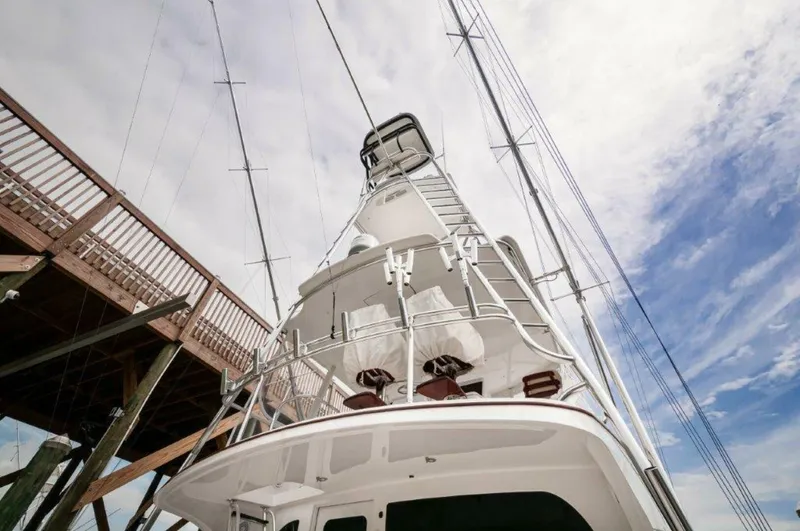 Slide: The Image of 2016 Hatteras GT60 KNOT ON CALL Tower - 3748494