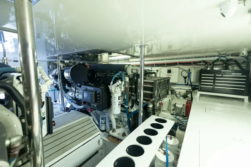 Slide: The Image of 2016 Hatteras GT60 KNOT ON CALL Engine Room 1 - 3858058