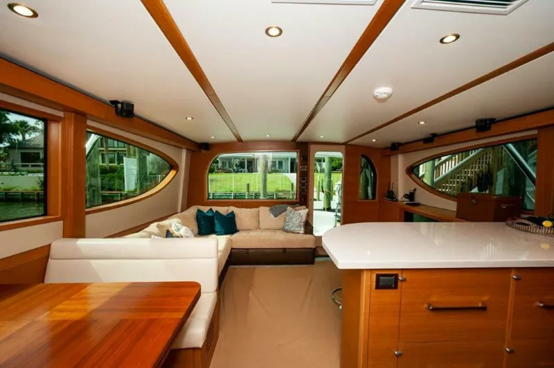 Slide: The Image of 2016 Hatteras GT60 KNOT ON CALL Salon - 3748466