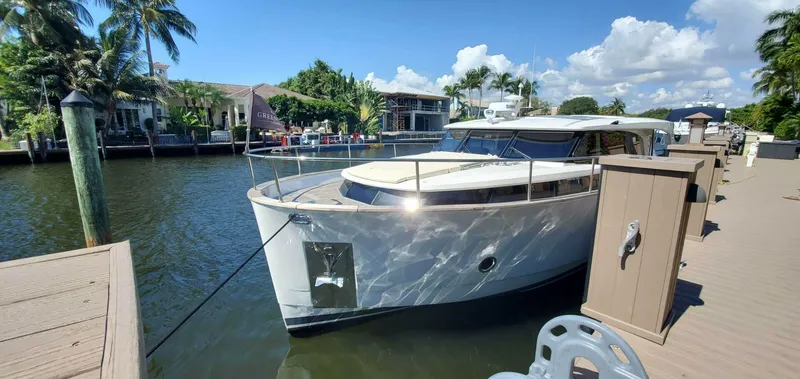 Slide: The Image of Greenline 40 Hybrid 2023 - 3741909