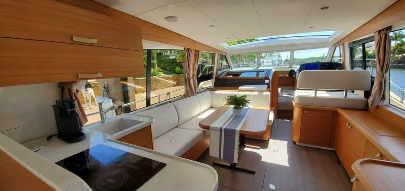 Slide: The Image of Greenline 40 Hybrid 2023 - 3741969