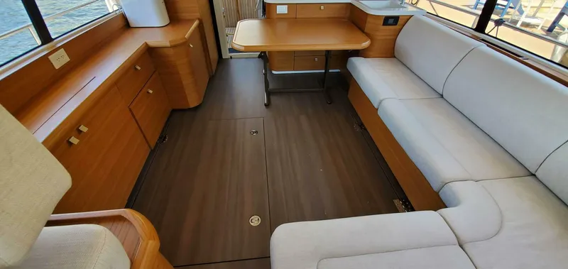 Slide: The Image of Greenline 40 Hybrid 2023 - 3742005