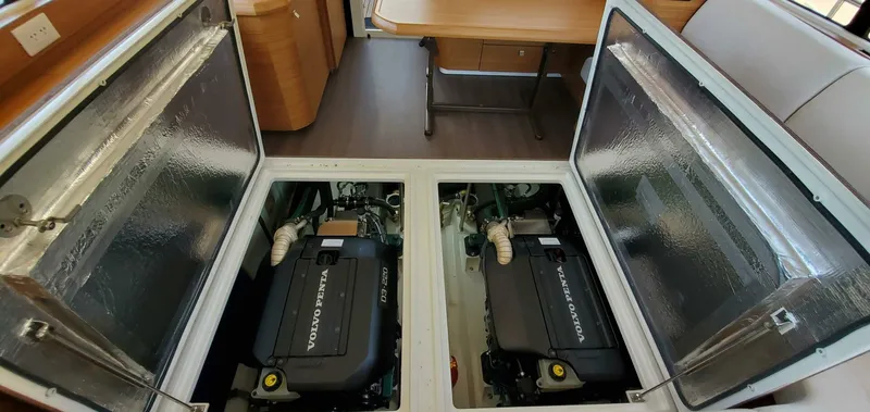 Slide: The Image of Greenline 40 Hybrid 2023 - 3742007