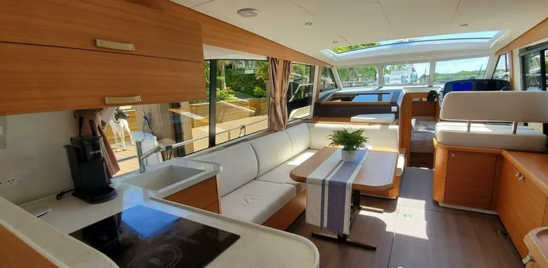 Slide: The Image of Greenline 40 Hybrid 2023 - 3742022