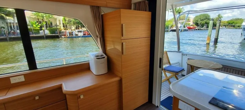 Slide: The Image of Greenline 40 Hybrid 2023 - 3742023