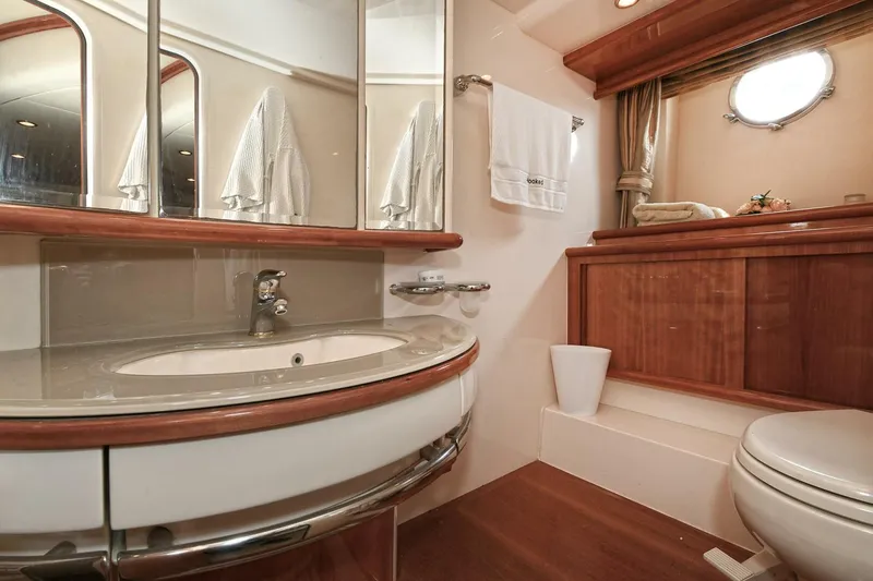 Slide: The Image of Azimut 62 2003 - 3742748