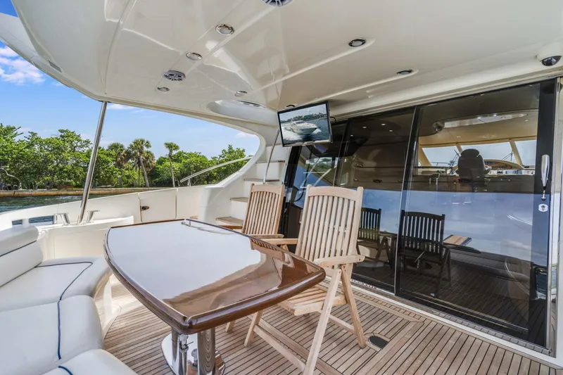 Slide: The Image of Azimut 62E 2009 - 3748286