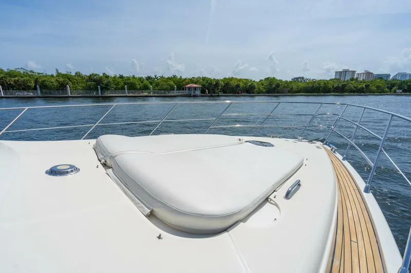 Slide: The Image of Azimut 62E 2009 - 3748277