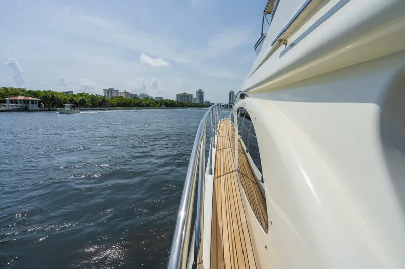 Slide: The Image of Azimut 62E 2009 - 3748278