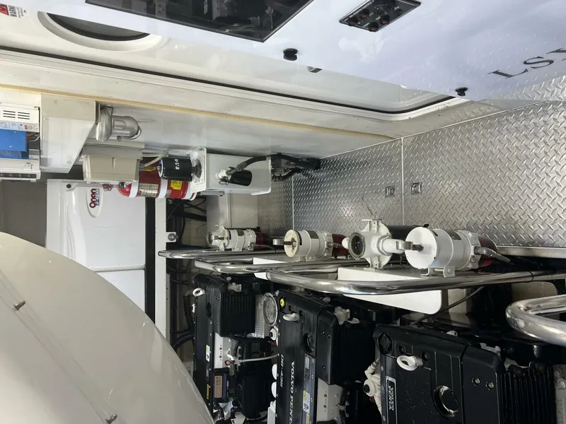 Slide: The Image of Lazzara Yachts LSX 75 2009 - 3755325