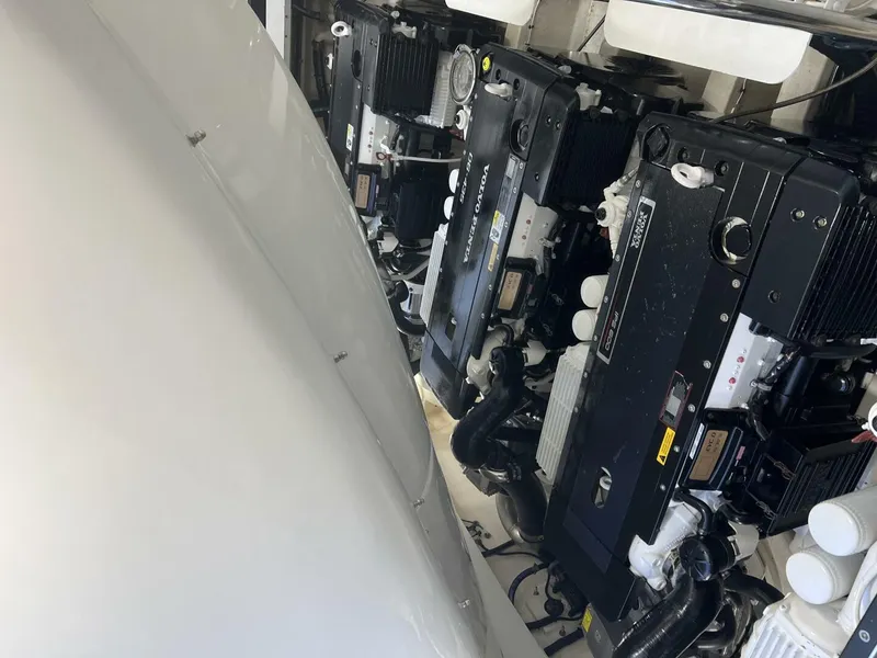 Slide: The Image of Lazzara Yachts LSX 75 2009 - 3755326