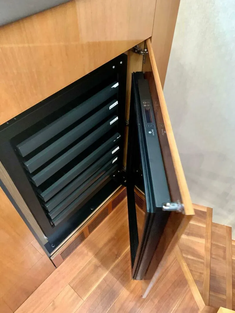 Slide: The Image of Sunseeker Manhattan 65 2016 - 3756034