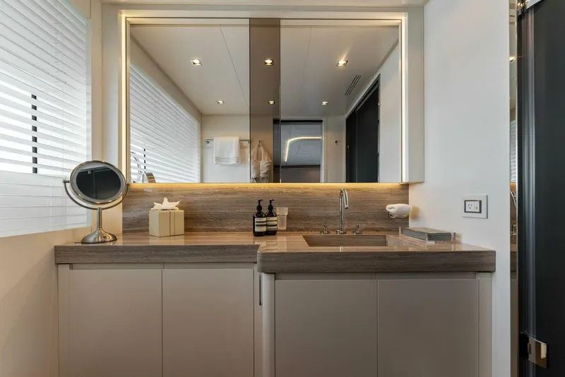 Slide: The Image of Mangusta 33M Gransport 2020 - 4313565