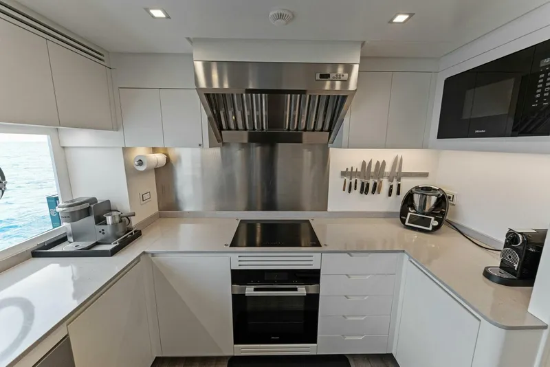 Slide: The Image of Mangusta 33M Gransport 2020 - 4313566