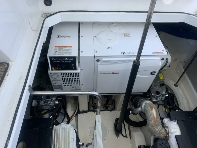 Slide: The Image of Cruisers Yachts 420 Sports Coupe 2011 - 3770054