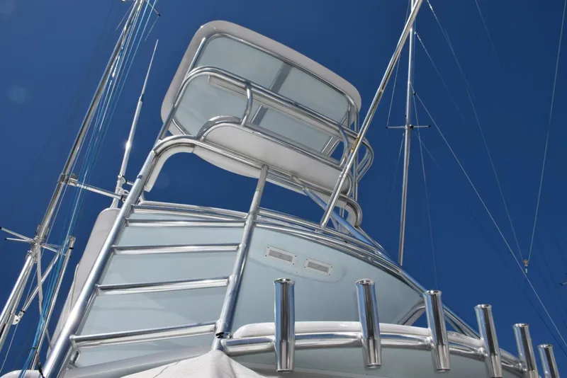 Slide: The Image of Newer Tower with Hardtops and Bench Seat   - 3771417