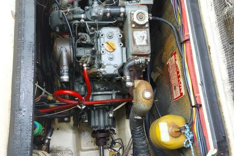 Slide: The Image of Island Packet 27 1985 - 3776769