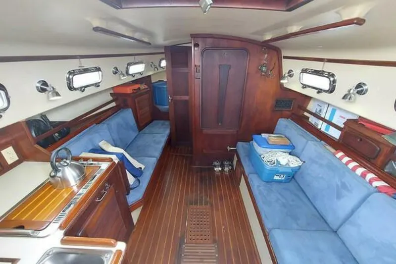 Slide: The Image of Island Packet 27 1985 - 3776771