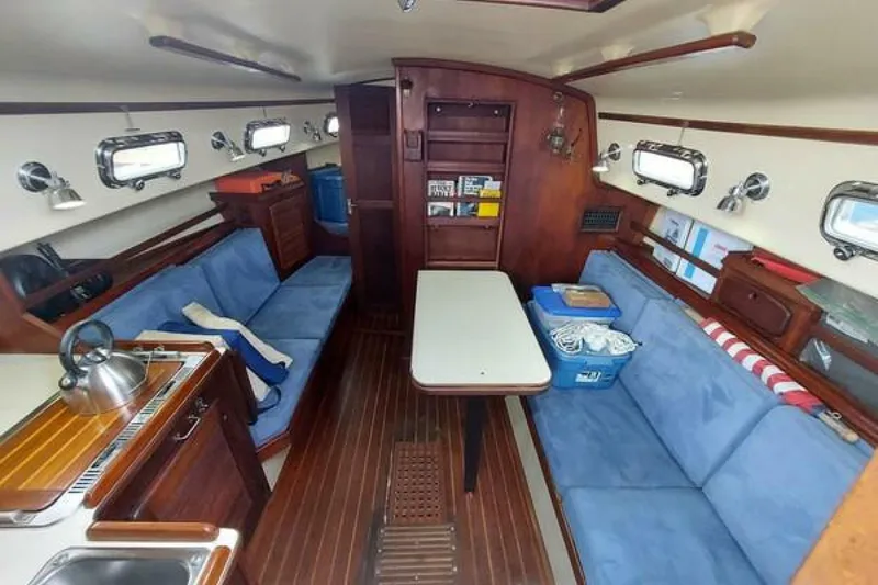 Slide: The Image of Island Packet 27 1985 - 3776772