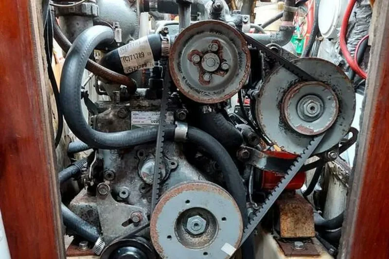 Slide: The Image of Island Packet 27 1985 - 3776782