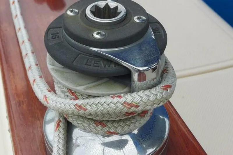 Slide: The Image of Island Packet 27 1985 - 3776760