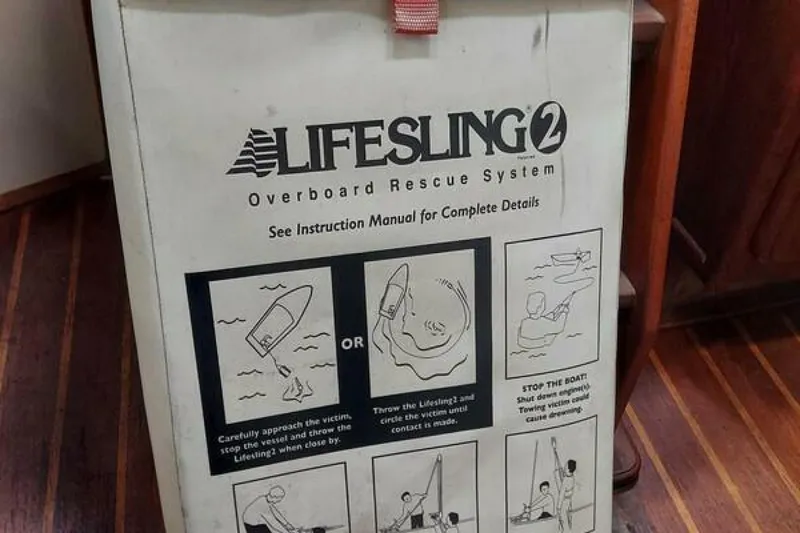 Slide: The Image of Island Packet 27 1985 - 3776787