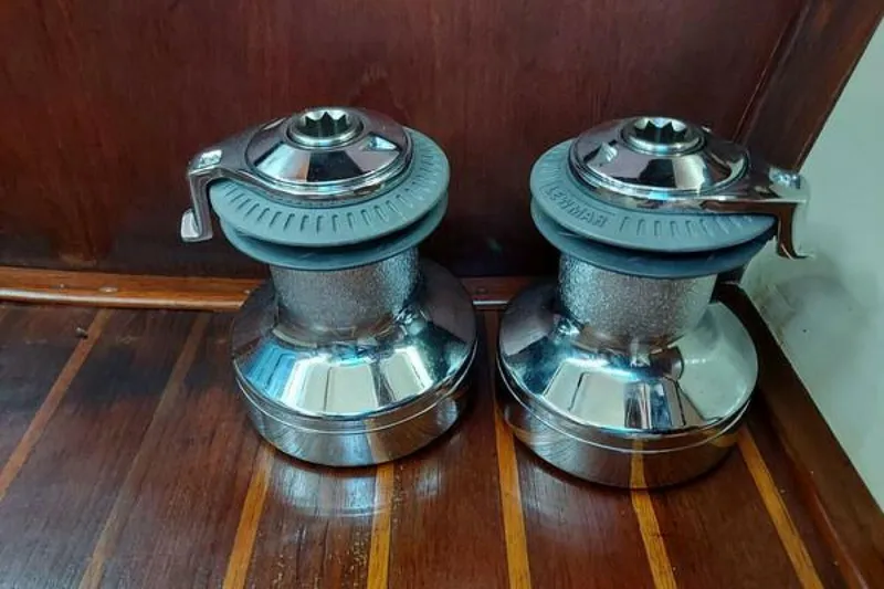 Slide: The Image of Island Packet 27 1985 - 3776788