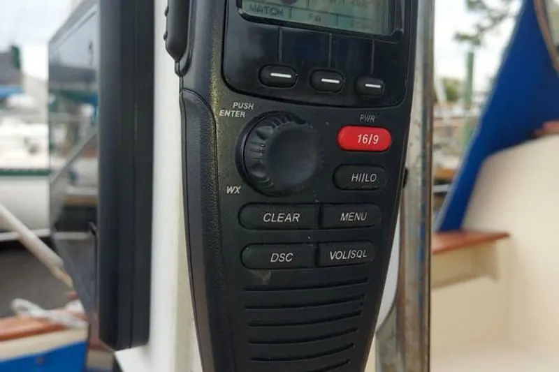 Slide: The Image of Island Packet 27 1985 - 3776763