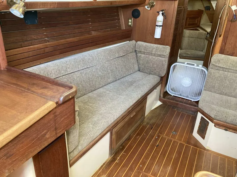 Slide: The Image of Pacific Seacraft Crealock 37 1994 - 5909412