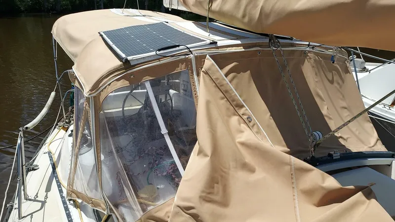 Slide: The Image of 1018 Islander 36 - 3832203