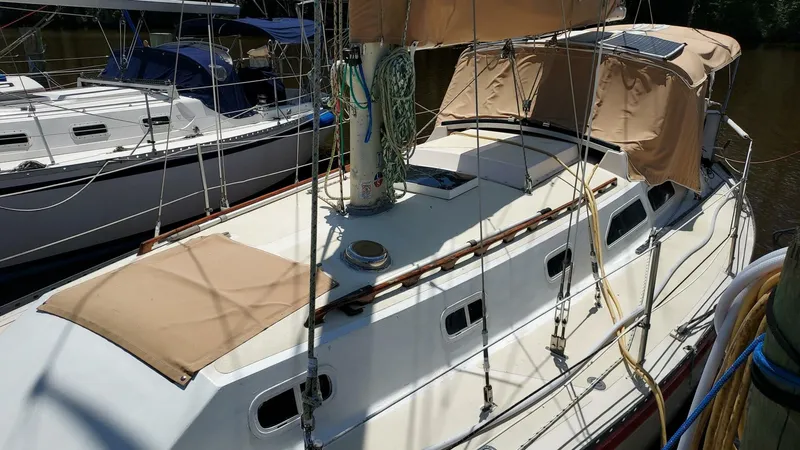 Slide: The Image of 1004 Islander 36 - 3832184