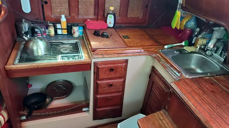 Slide: The Image of 1031 Islander 36 - 3832215