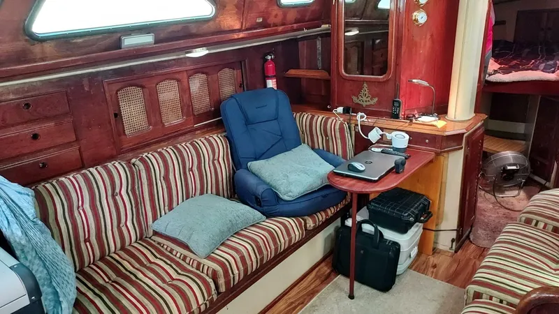 Slide: The Image of 1037 Islander 36 - 3832220