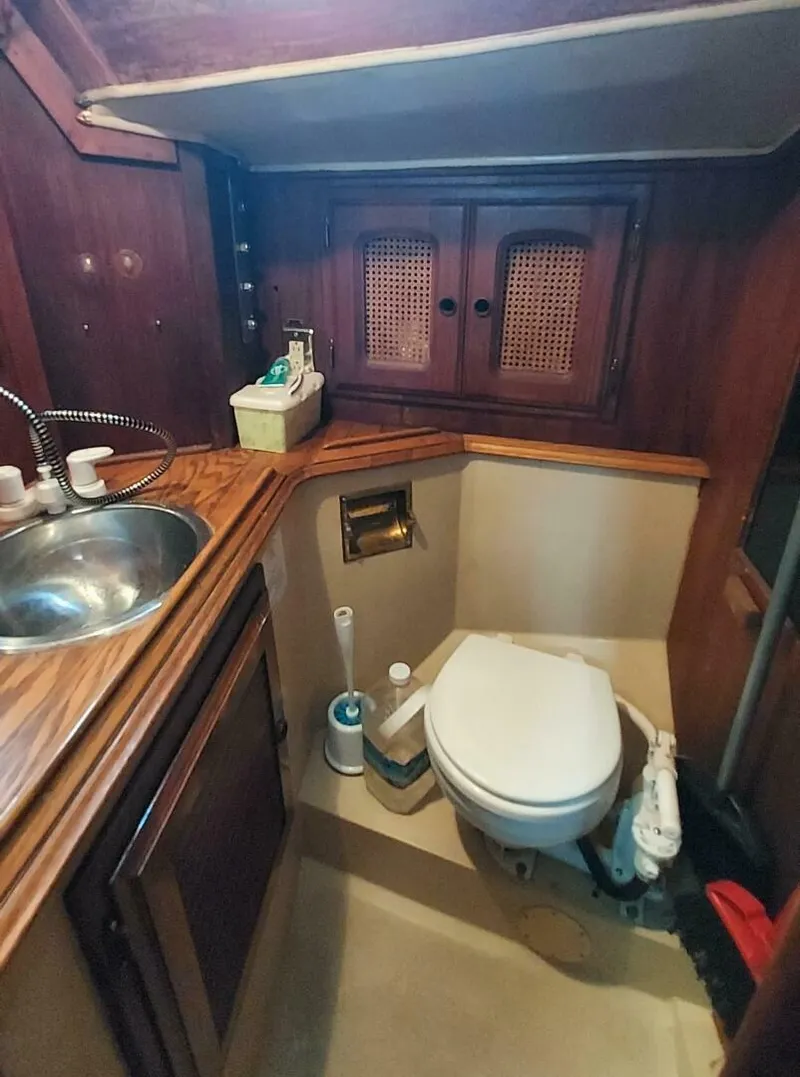 Slide: The Image of 1044 Islander 36 - 3832224