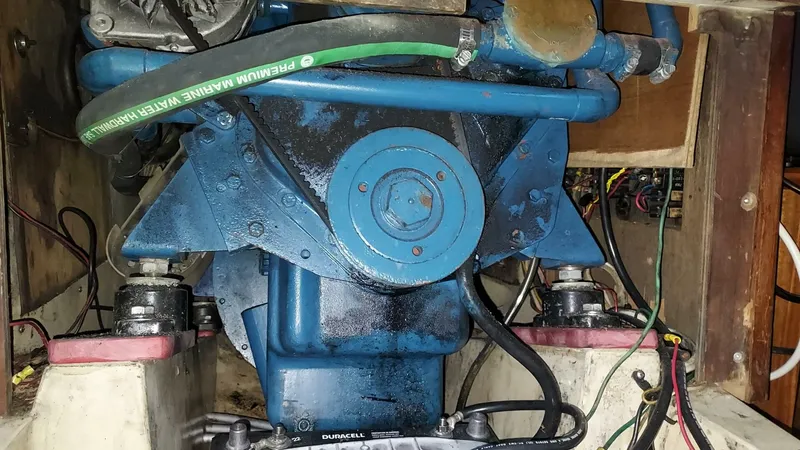 Slide: The Image of 1054 Islander 36 - 3832228