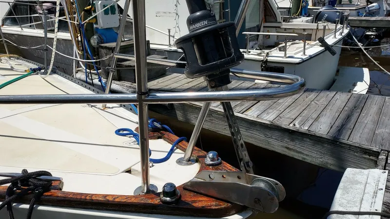 Slide: The Image of 1006 Islander 36 - 3832186