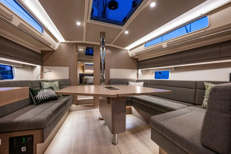 Slide: The Image of Hanse 418 2023 - 4542644