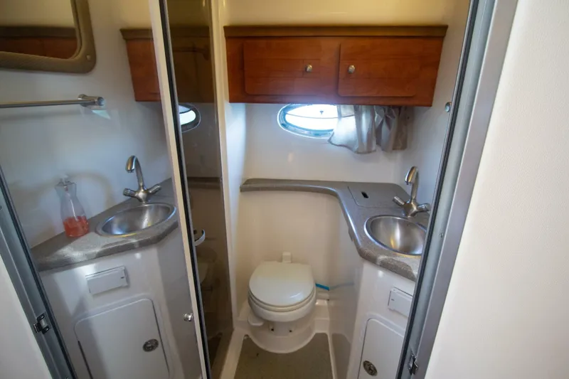 Slide: The Image of 2008 Rinker 40 Express Cruiser - 3799791